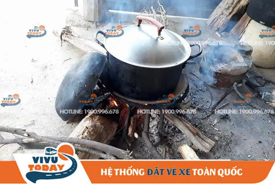 san-homestay-duc-trong Nấu cơm củi