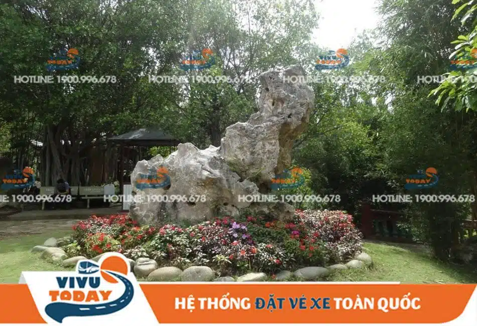 truc-lam-vien-duc-trong Tiểu cảnh đá núi lửa