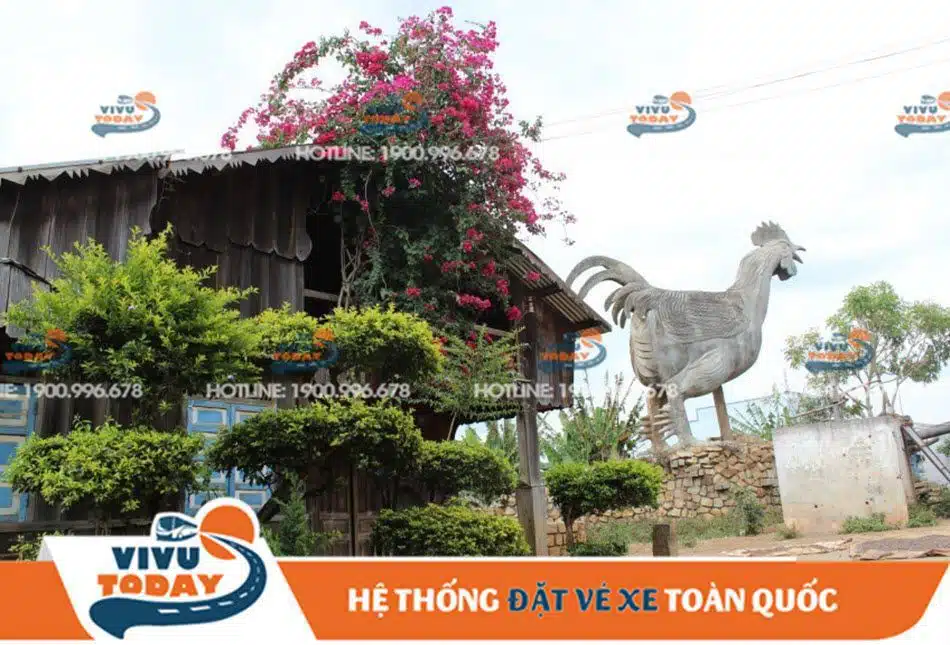 lang-ga-Darahoa-K'Long-duc-trong Tượng gà trống chín cựa
