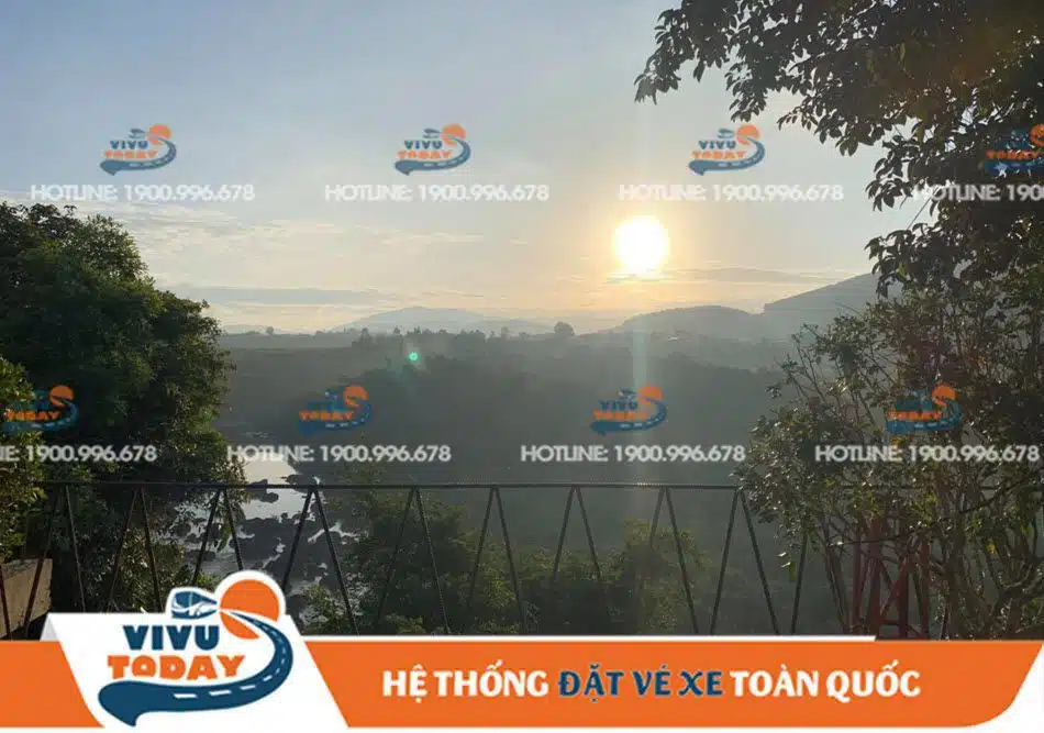thac-lien-khuong-duc-trong Bình minh trên thác Liên Khương
