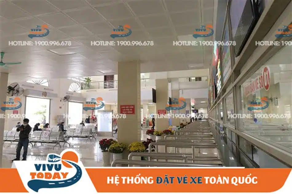sanh-ban-ve-ben-xe-giap-bat Sảnh bán vé tại bến xe Giáp Bát