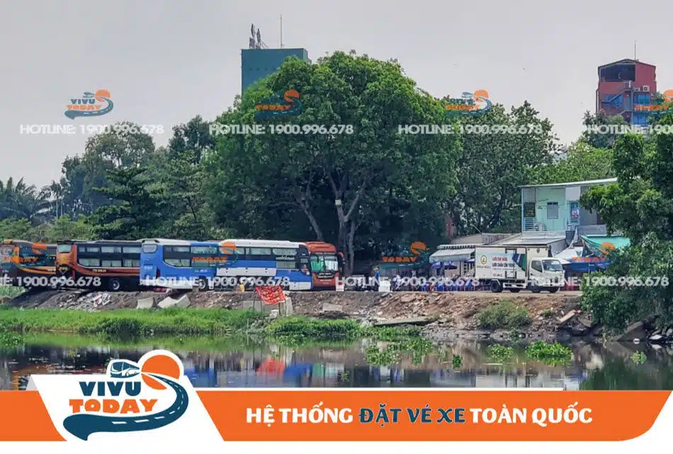 Bến xe Bờ sông