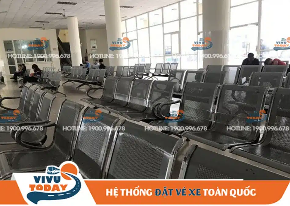 ben-xe-yen-nghia Ghế chờ cho khách tại bến xe Yên Nghĩa