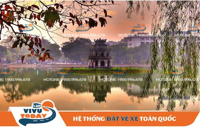 Vẻ tĩnh lặng của Hồ Hoàn Kiếm - Hà Nội