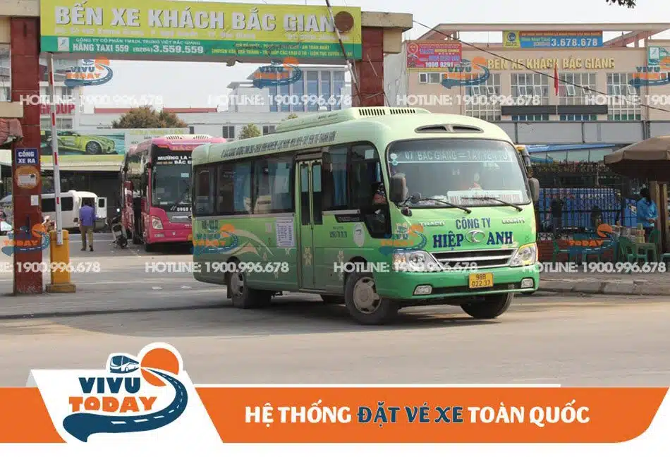 Cổng xe ra cho các phương tiện tại bến