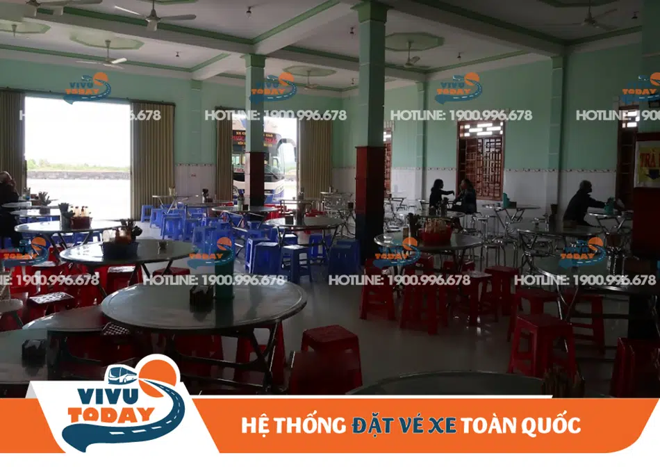 Quán ăn tại bến xe