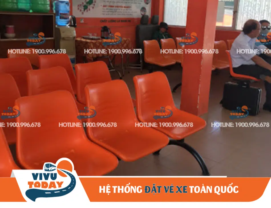 Sảnh chờ cho khách đi xe tại bến