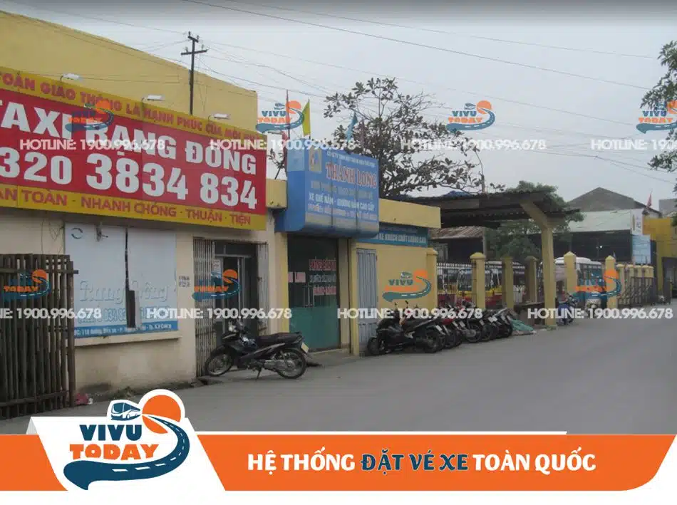 Khu vực bán vé xe khách tại bến 