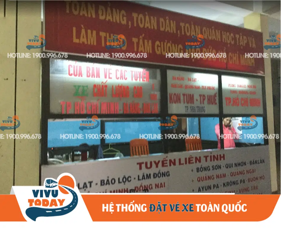 Khu vực bán vé của bến xe khách Kon Tum