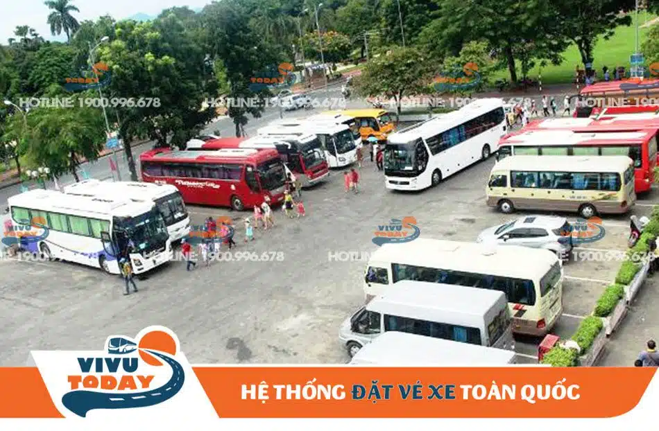 Bãi xe của bến xe khách Nguyễn Hoàng - Huế