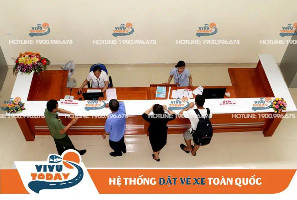 Quầy Lễ tân tại bến xe phía Bắc thành phố Vinh Quầy Lễ tân - Hỗ trợ khách hàng tại bến xe phía Bắc thành phố Vinh