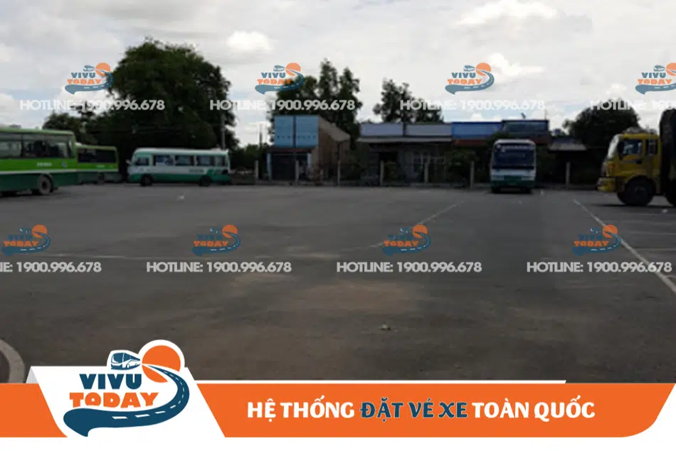 Bãi đậu xe tại bến xe khách Mộc Hóa - Long An