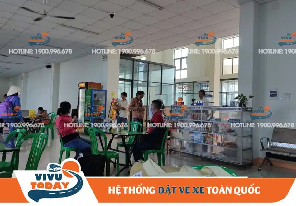 Khu vực căn tin tại bến xe