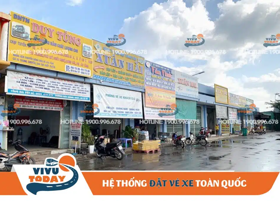 Phòng bán vé của bến xe Quảng Ngãi Phòng bán vé của các hãng xe khách tại bến xe Quảng Ngãi
