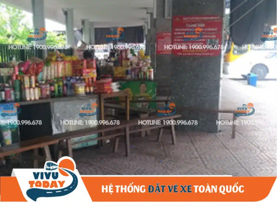 Căn tin tại bến xe
