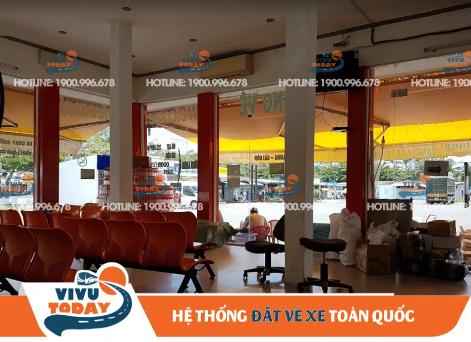 Khu nhà chờ tại bến xe Khu nhà chờ tại bến xe