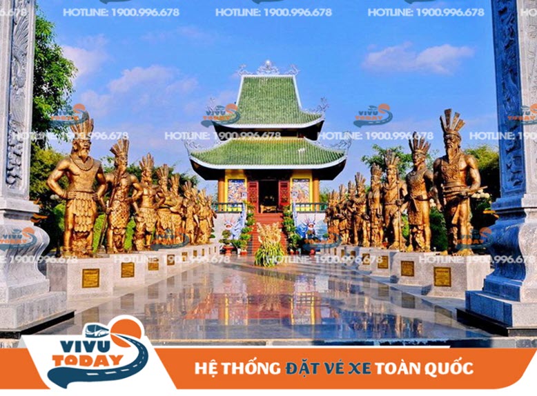 Đền thờ Hùng Vương thuộc khu du lịch Đồng Xanh Gia Lai