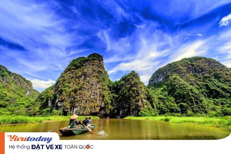 Chèo thuyền tại Tràng An Ninh Bình