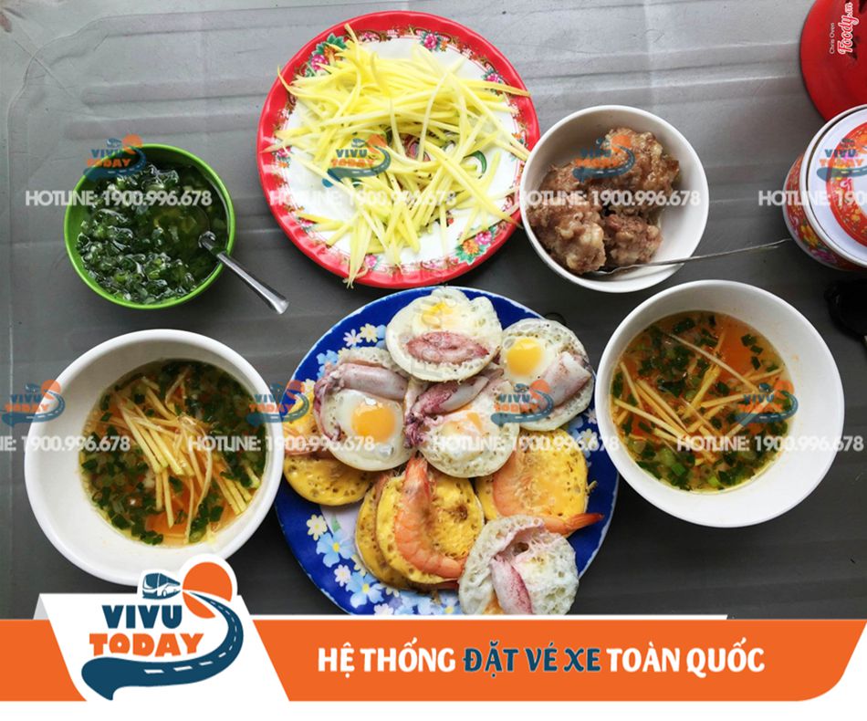 Bánh căn Nha Trang luôn là một trong những món ăn được nhiều thực khách yêu thích