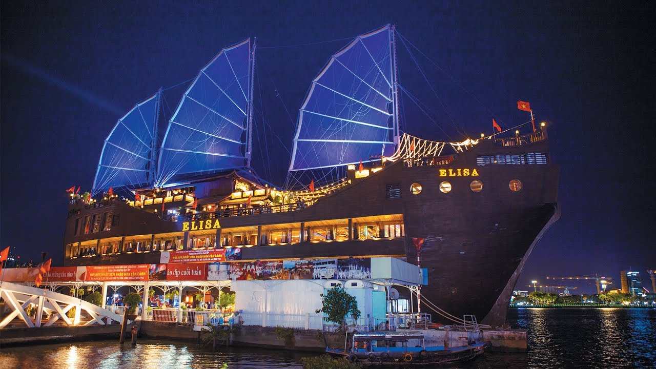 Ăn tối trên sông Sài Gòn