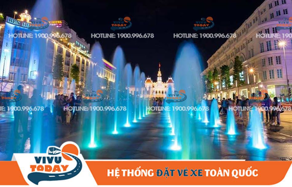 Phố đi bộ Nguyễn Huệ là địa điểm nổi tiếng ở Sài Gòn