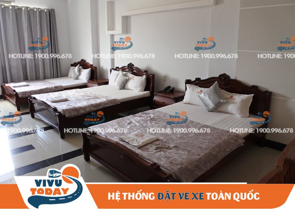 Phòng ngủ rộng rãi tại khách sạn Khang Khang