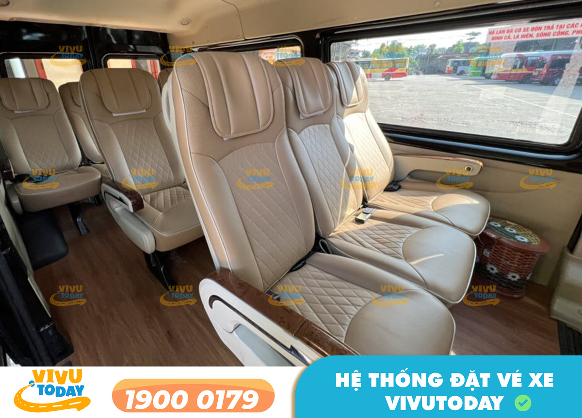 Nội thất xe ghế Limousine của xe Hà Lan Thái Nguyên - Hà Nội