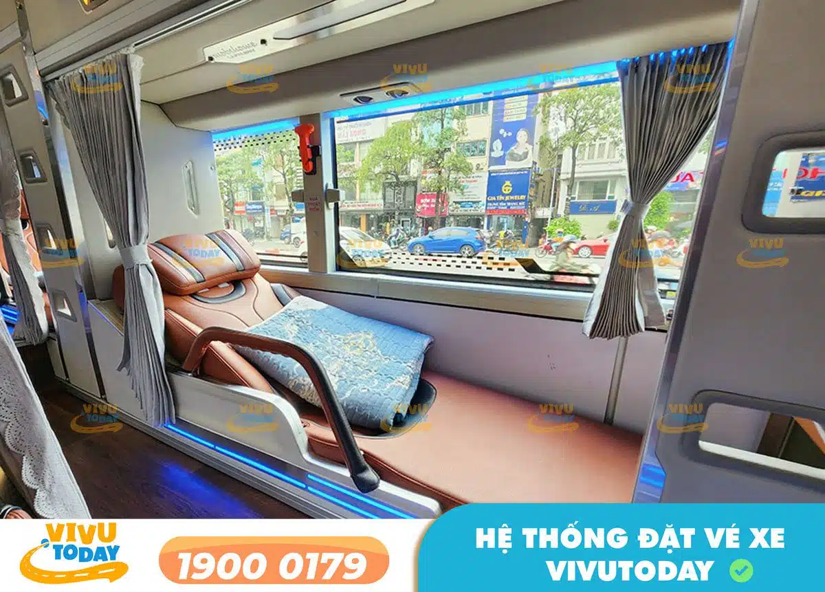 Nội thất xe giường Limousine 32 phòng của nhà xe Camel Travel Huế đi Hà Nội