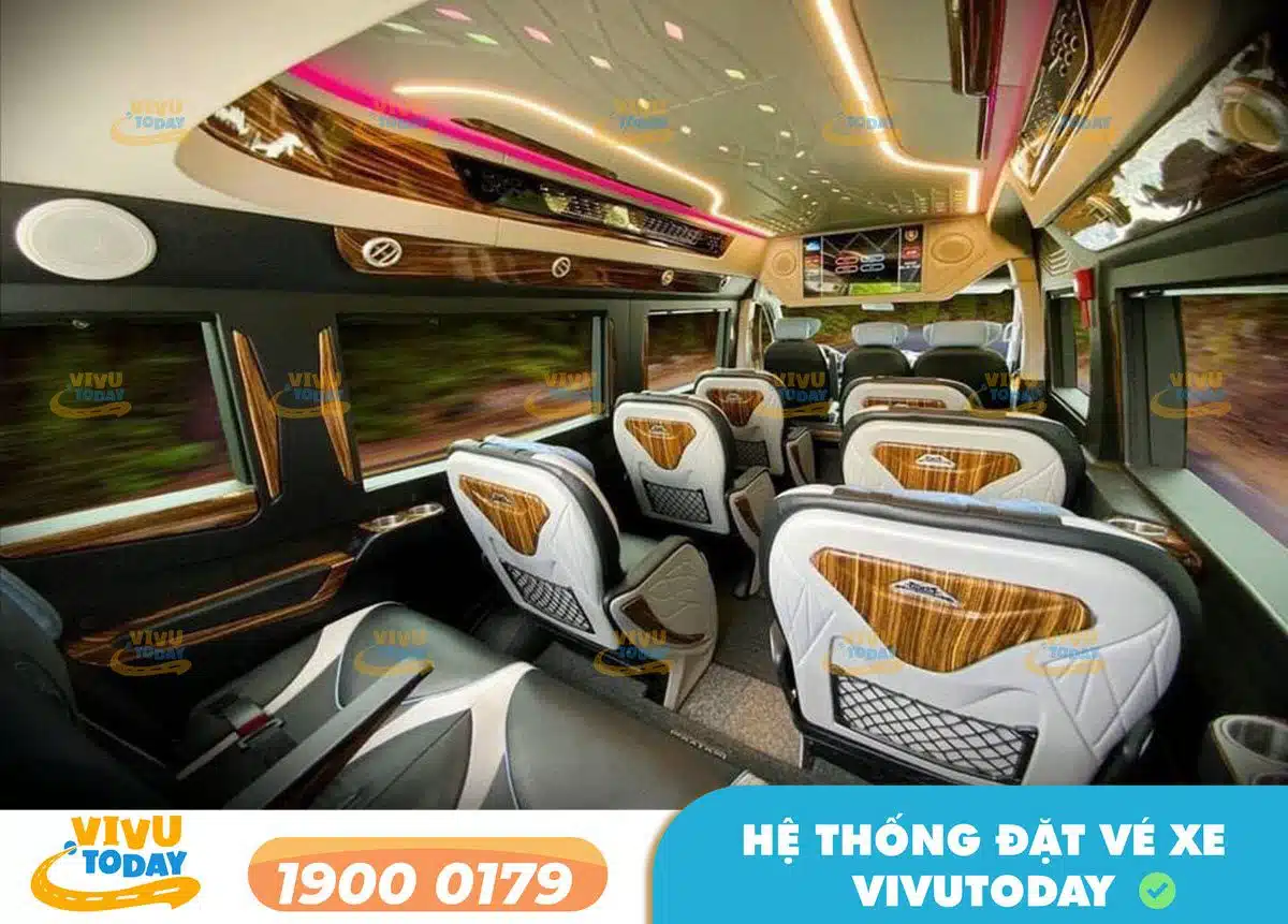 Nội thất xe ghế Limousine sang trọng của xe Đức Anh