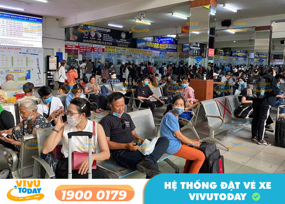 Không khí nhộn nhịp tại bến xe Miền Tây trong kỳ nghỉ Lễ
